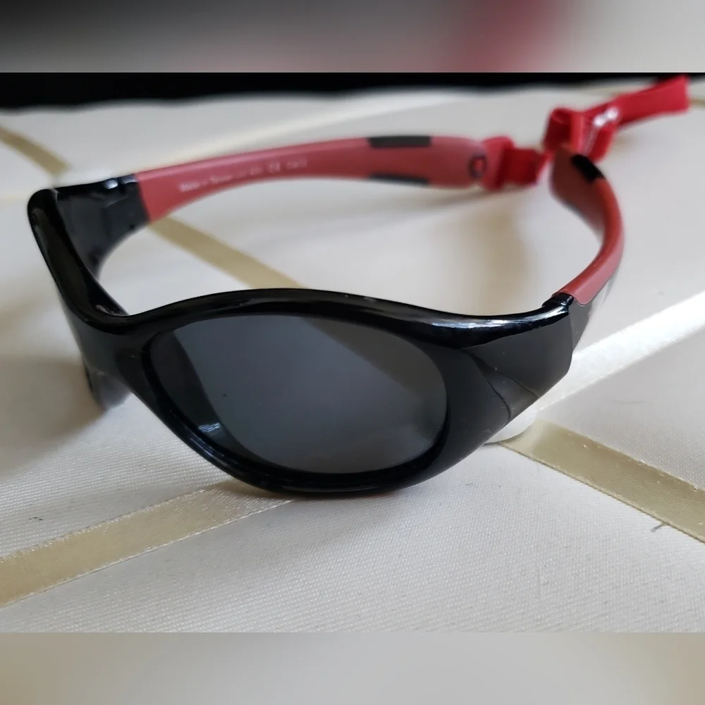 *3/$10 Real Kids Black/Red Flex Fit Removable Band Smoke Lens, 0+